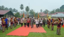 Gubernur Sumatera Barat Mahyeldi Ansharullah membuka perhelatan MTQ tingkat Kabupaten Sijunjung ke-42 di Lapangan Sepak Bola Tunas Karya, Tanjung Ampalu, Kecamatan Koto VII, Kamis (15/10/2026).(poto: padangkita.com).