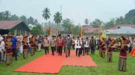 Gubernur Sumatera Barat Mahyeldi Ansharullah membuka perhelatan MTQ tingkat Kabupaten Sijunjung ke-42 di Lapangan Sepak Bola Tunas Karya, Tanjung Ampalu, Kecamatan Koto VII, Kamis (15/10/2026).(poto: padangkita.com).