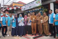 Kelompok Tani Wanita di Solok mengolah tanaman kelor pekarangan jadi pangan dan kosmetik bernilai tinggi lewat pendampingan PLN Sumbar.(poto: radarsumbar.com).