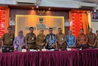 Sekretaris Daerah Kota Padang, Raju Minropa saat menghadiri tahapan monitoring dan evaluasi di Aula Kantor Bappeda Sumbar, Selasa (20/10/2026).(poto: radarsumbar.com).