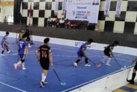 Laga sengit babak final Floorball Porprov XVI Sumbar 2026 di GOR UNP Padang, Rabu (7/10).(poto: radarsumbar.com).