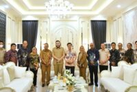 Wali Kota Padang Fadly Amran menyambut langsung inisiatif ini dalam pertemuan di Kediaman Resmi Wali Kota Padang, Selasa (20/10/2026).(poto: radarsumbar.com).