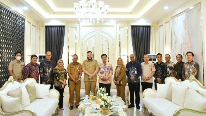 Wali Kota Padang Fadly Amran menyambut langsung inisiatif ini dalam pertemuan di Kediaman Resmi Wali Kota Padang, Selasa (20/10/2026).(poto: radarsumbar.com).