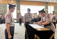 Kapolda Sumatera Barat Irjen Pol Jawari merombak jajaran pimpinan utama di lingkungan Markas Kepolisian Daerah di Ruang Jenderal Soekanto Lantai IV Mapolda Sumbar, Padang, Rabu (21/10/2026).(poto: padangkita.com).