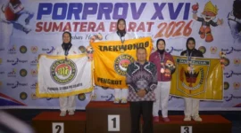 Tim Padang raih juara umum taekwondo Porprov XVI Sumbar 2026 usai berlaga di GOR Alimin Sinapa Solok pada 3-5 Oktober.(poto: padangkita.com).