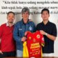 Semen Padang FC tunjuk Stefano Cugurra (tengah) jadi pelatih baru untuk arungi musim 2026/2027.(poto: radarsumbar.com).