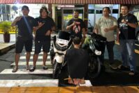 Tim 1 Klewang Satreskrim Polresta Padang membekuk seorang residivis berinisial TS (52) atas kasus pencurian motor penjaga sekolah di kawasan Pasar Raya Padang pada Sabtu (17/10/2026) malam.(poto: radarsumbar.com).