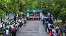 Kawasan Kampus Universitas Andalas (UNAND) Limau Manis memutih saat ribuan pelari menyemarakkan gelaran UNANDRun 2026 Jalan Sehat pada Minggu (11/10/2026).(poto: padangkita.com).