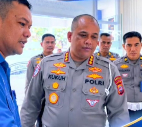Direktur Lalu Lintas Polda Sumbar Kombes Pol Kukuh Priyo Taruno.(poto: radarsumbar.com ).