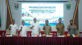Pertemuan prasosialisasi di Aula Kantor Bupati Padang Pariaman mempertemukan pihak kementerian, DPR RI, PT Hutama Karya, dan tokoh masyarakat.(poto: radarsumbar.com).