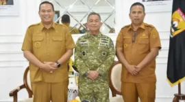 Wali Kota Pariaman Yota Balad bersama Wakil Wali Kota Mulyadi menyambut hangat kedatangan Laksamana Muda TNI Sarimpunan Tanjung di Balai Kota Pariaman, Senin (12/10/2026).(poto: padangkita.com).