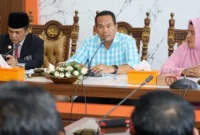 Ketua Umum PDBI Sumbar, Yota Balad, memimpin langsung rapat konsolidasi perdana di Ruang Rapat Wali Kota Pariaman pada Rabu, 28 Oktober 2026.(poto: padangkita.com).
