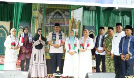 Pemko Pariaman gelar Safari Dakwah dan wakaf Al-Qur'an lansia bersama Bunda Chinta Tanjung, sekaligus himpun donasi kemanusiaan Palestina.