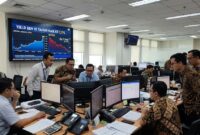 Ilustrasi: Suasana sibuk di ruang transaksi saat para analis memantau pergerakan pasar obligasi dan rupiah yang melemah.(poto: AI).