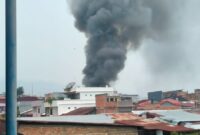 Penampakan kepulan asap.(poto: Dodi Mulyanto).