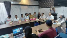 Forum sosialisasi bersama kelompok nelayan Batang Arau dan Pantai Manis di kantor dinas terkait pada Jumat (23/10/2026).(poto: padangkita.com).