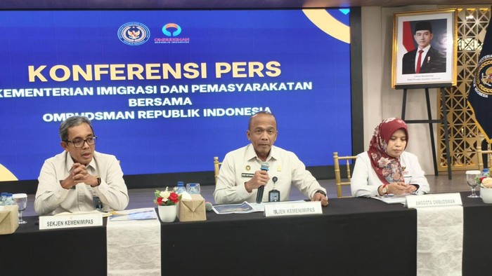 Konferensi pers Kementerian Imipas terkait Lapas Cibinong

Baca artikel detiknews, 